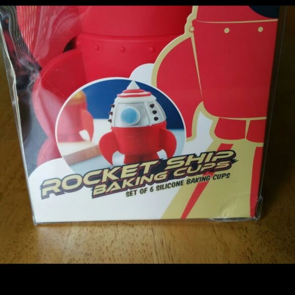 Rocket Ship Baking Cups - Picture 7 of 8